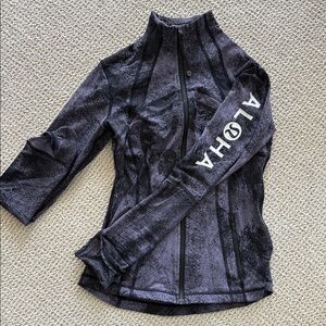 💜 luluemon Women's ALOHA Hawaii Exclusive Purple Jacket - Size 6